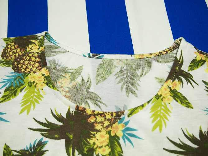 パイナップル柄　Tシャツ　夏のコーディネート